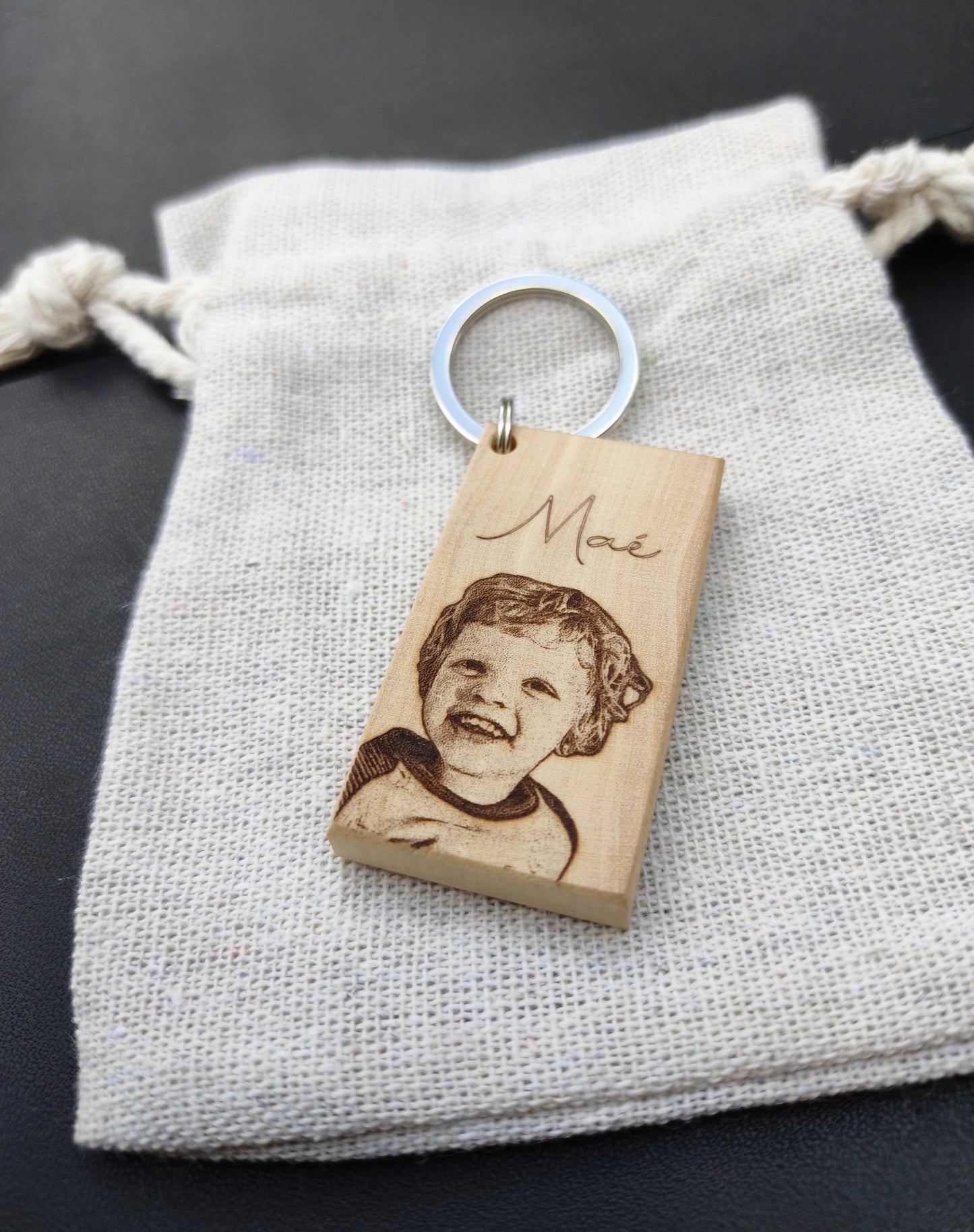 Porte-clés en bois massif personnalisé – Gravure photo et texte