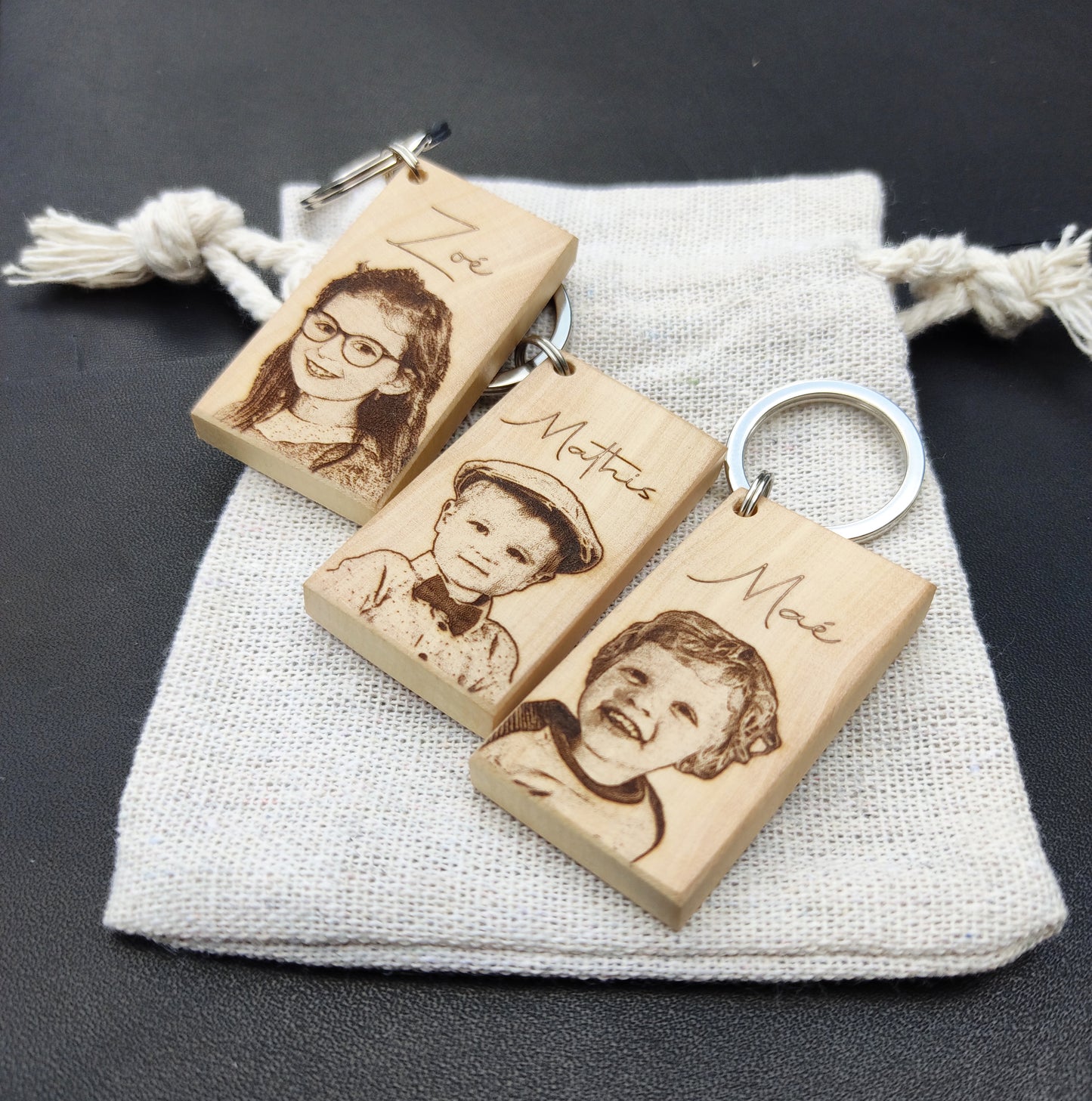Porte-clés en bois massif personnalisé – Gravure photo et texte