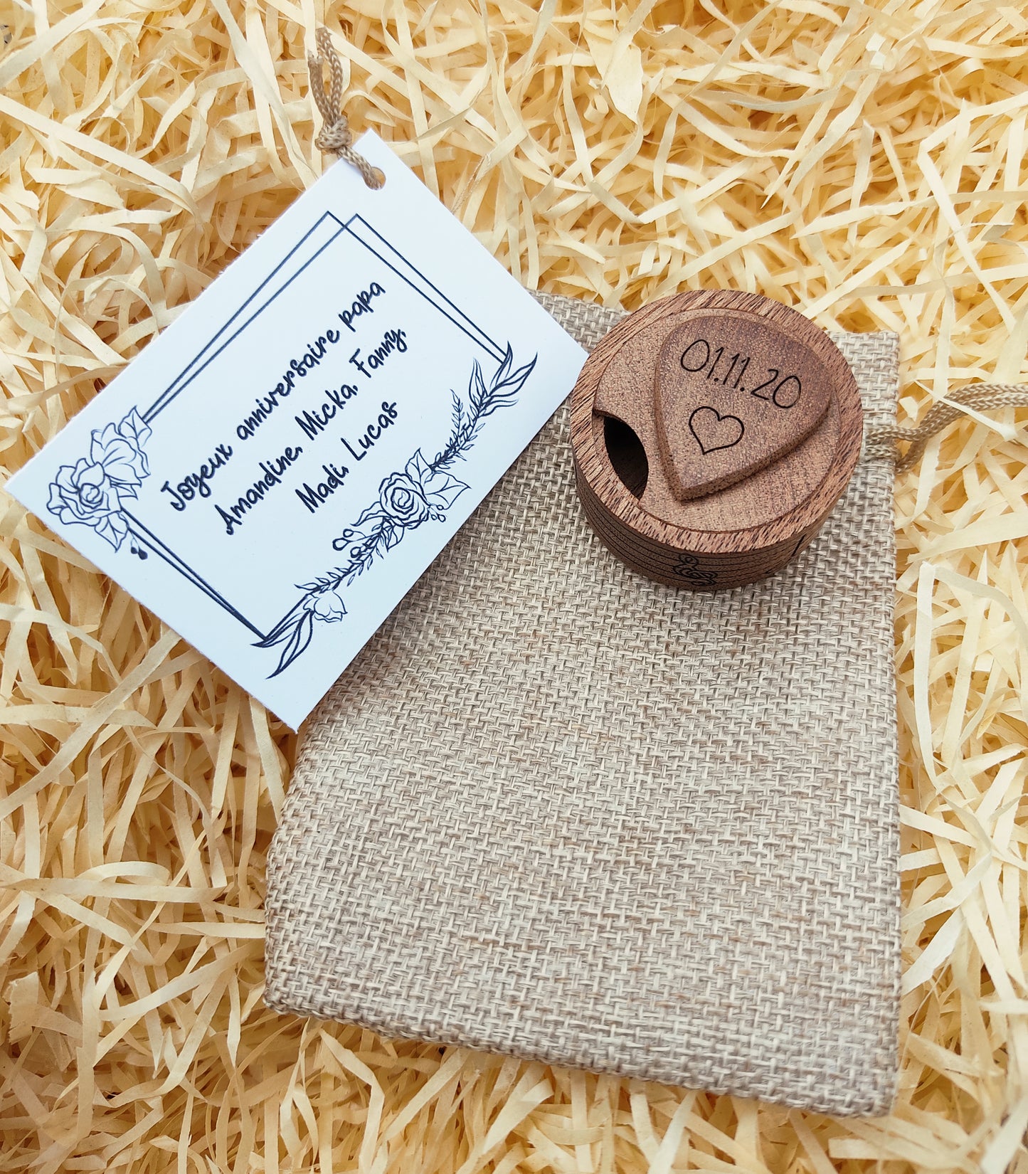 Boîte acajou et médiators personnalisés - L'Atelier du bois 88