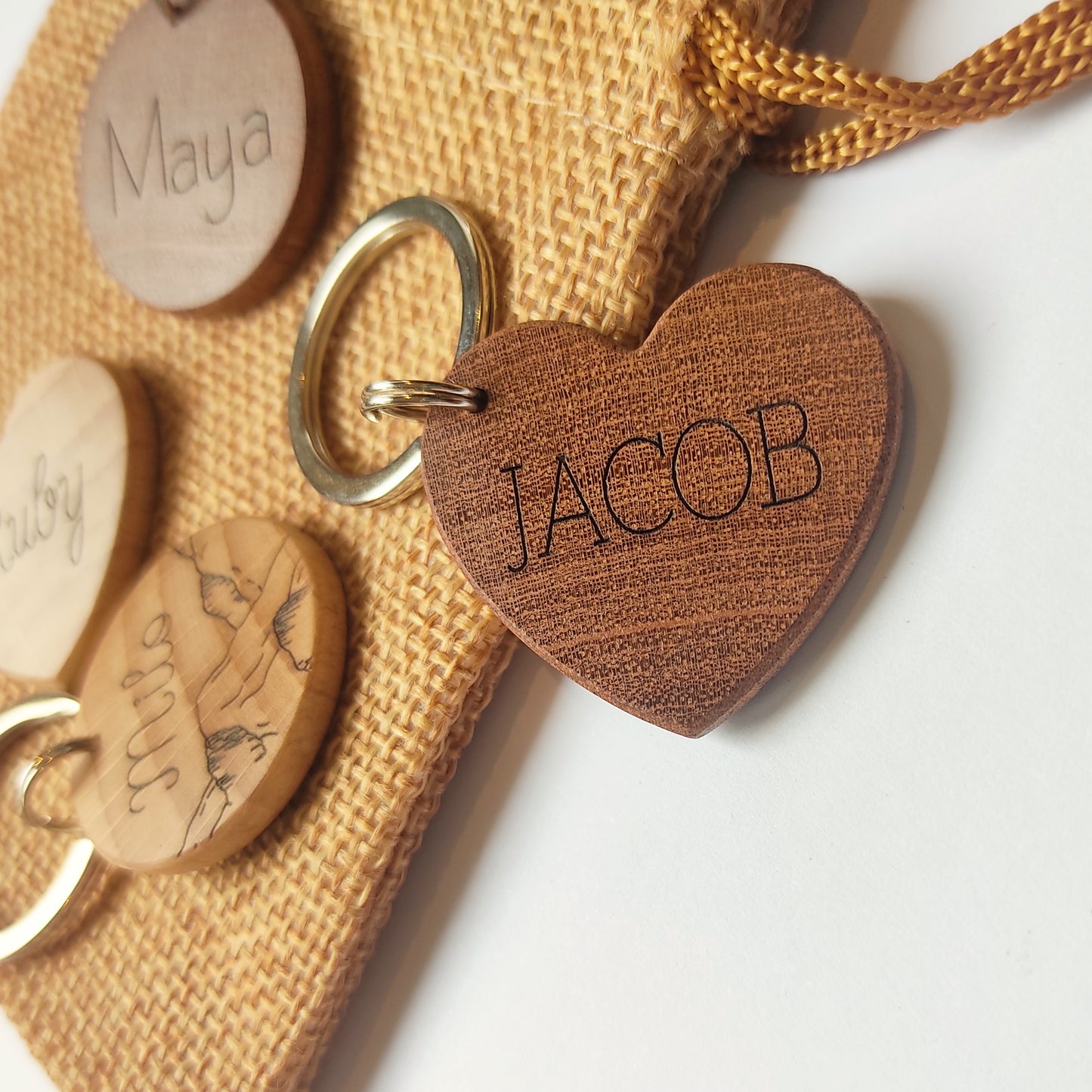 Médaille pour chien cœur en bois massif - L'Atelier du bois 88