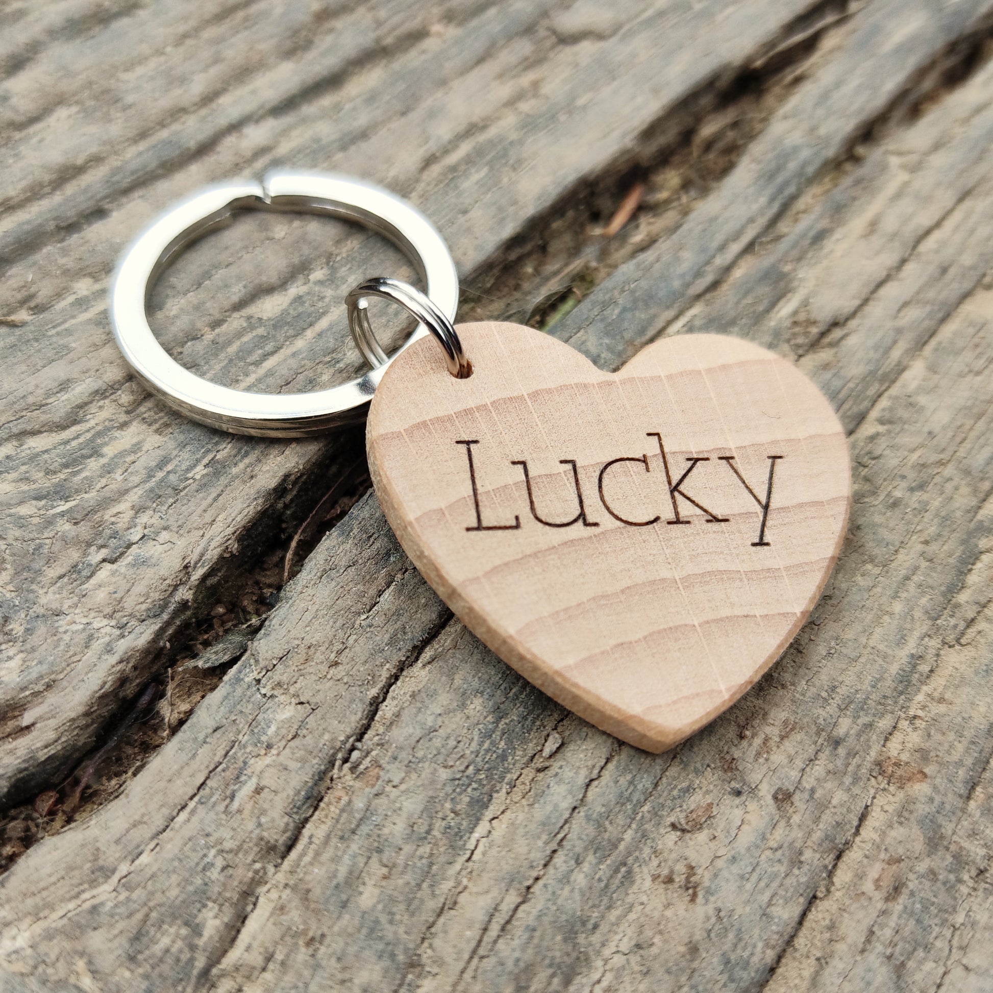 Médaille pour chien cœur en bois massif - L'Atelier du bois 88