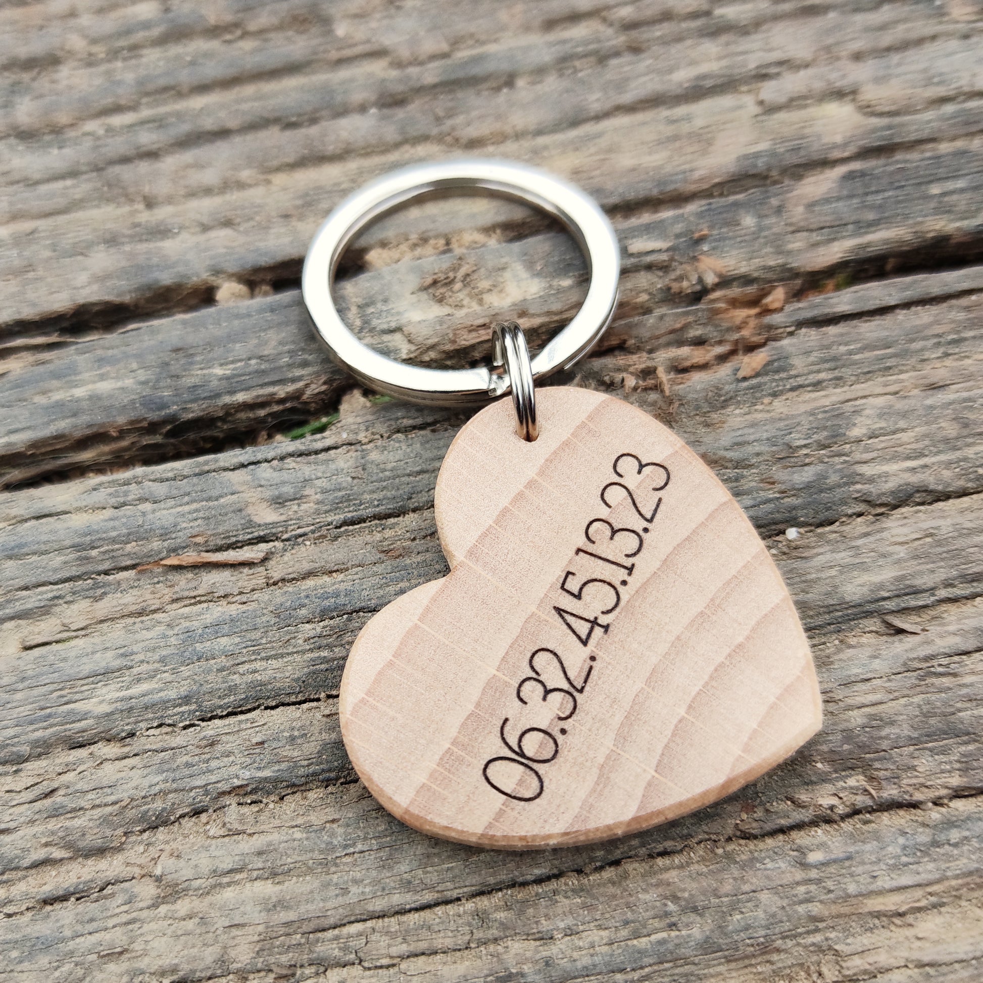 Médaille pour chien cœur en bois massif - L'Atelier du bois 88