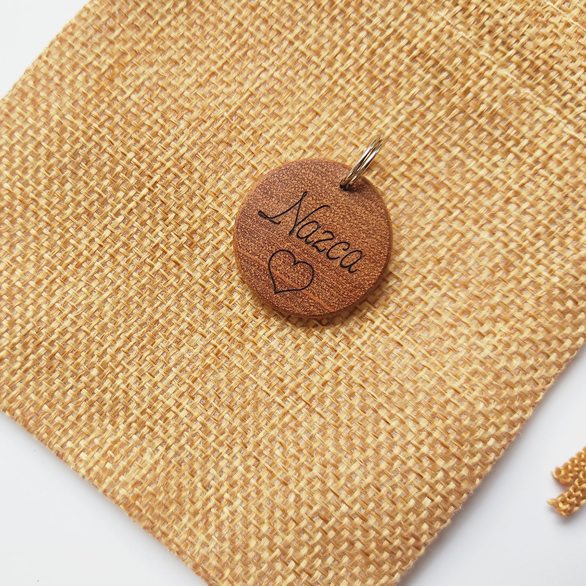 Médaille pour chat en bois massif - L'Atelier du bois 88