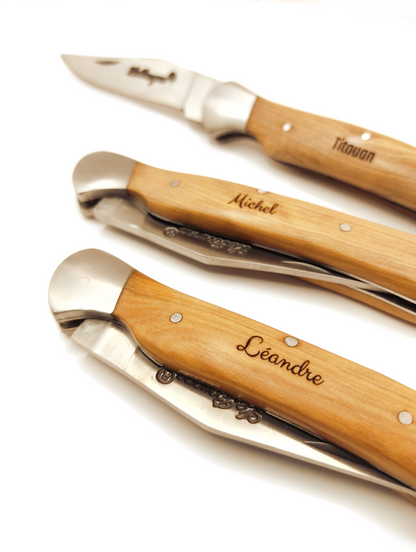 Couteau rustique en bois personnalisé