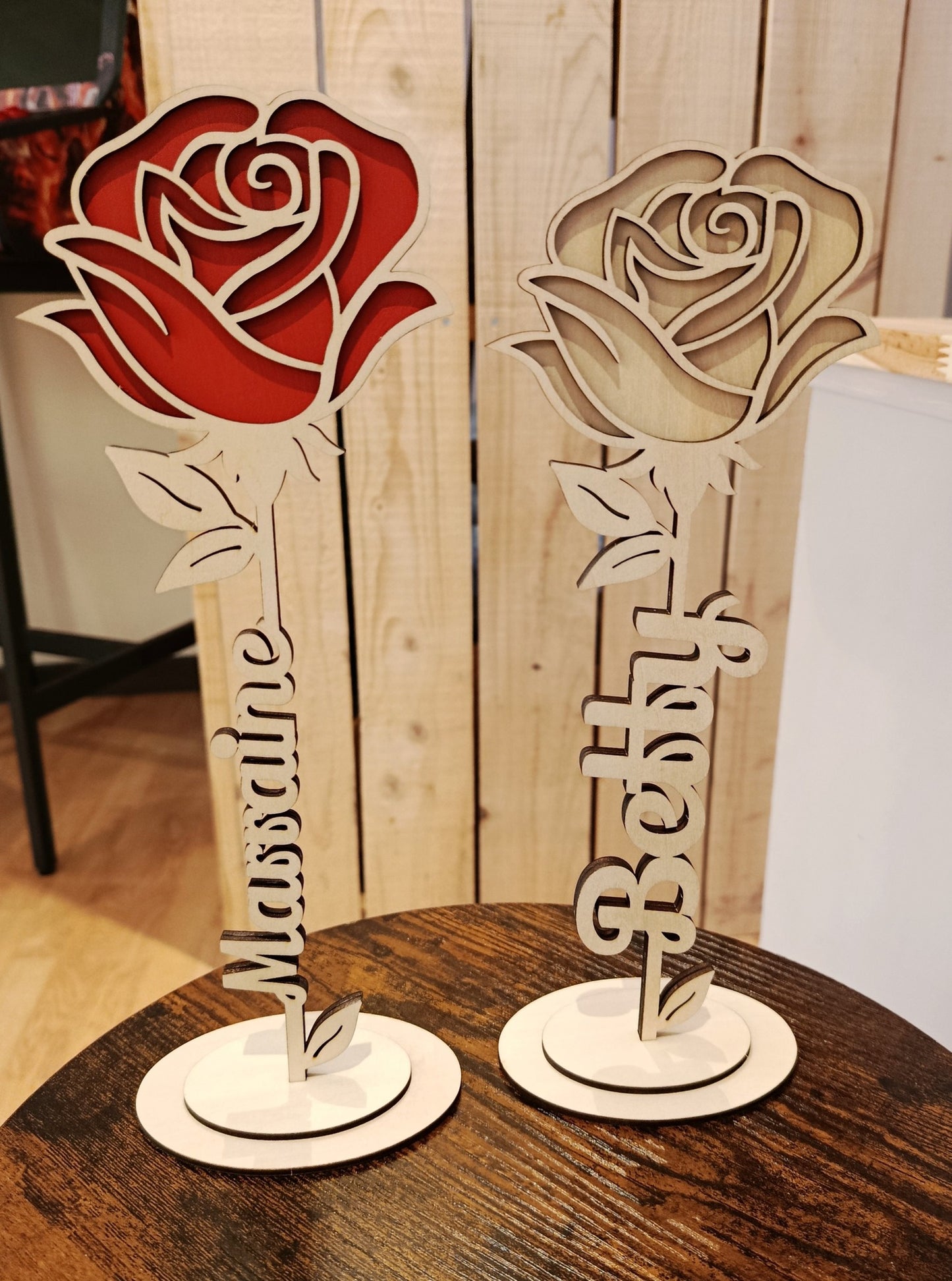 Fleurs en bois personnalisées