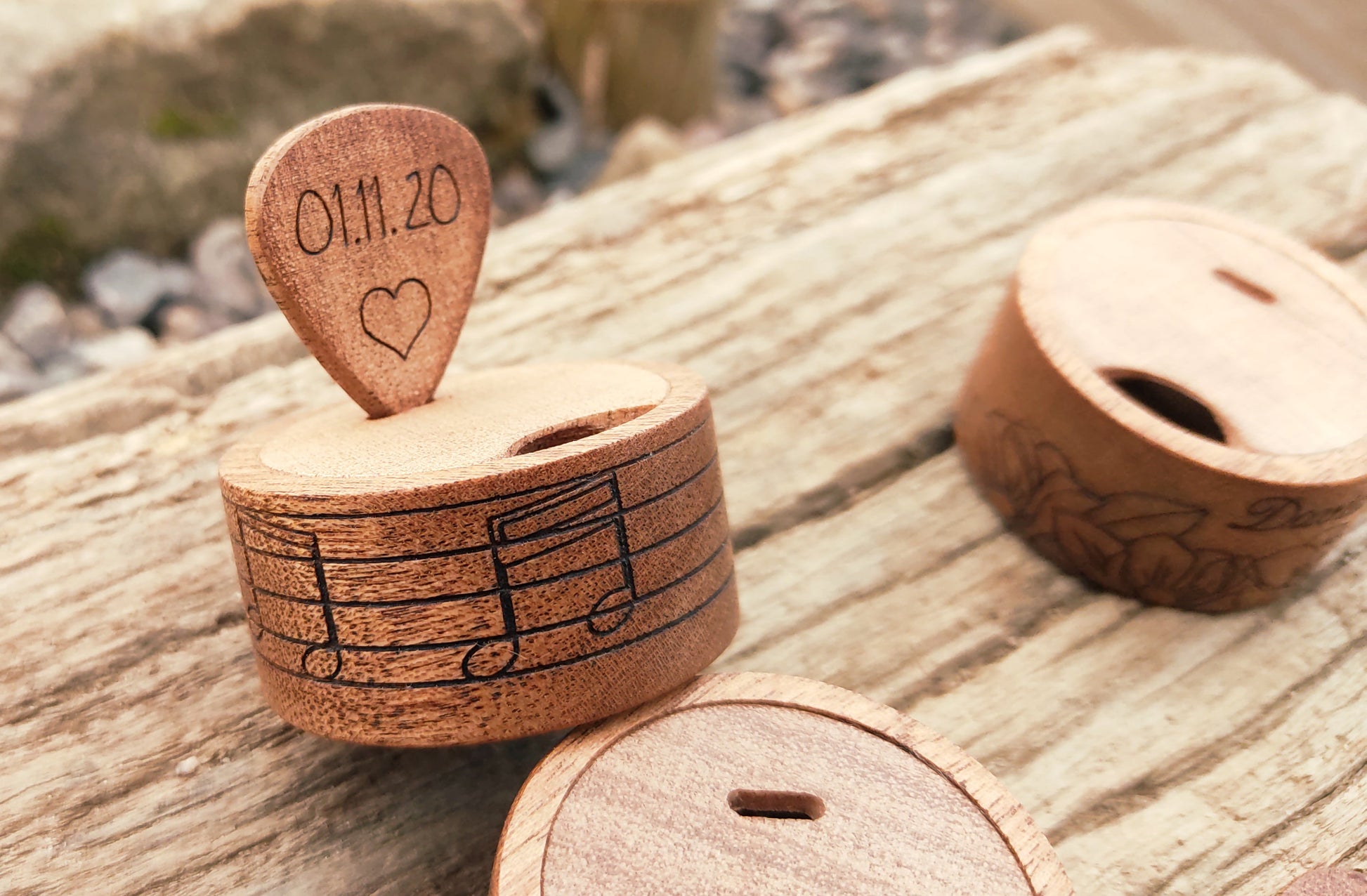 Médiator guitare personnalisé en bois d'acajou avec emballage cadeau pour  lui, idéal pour la st valentin, son copain, son mari, son papi  -   France