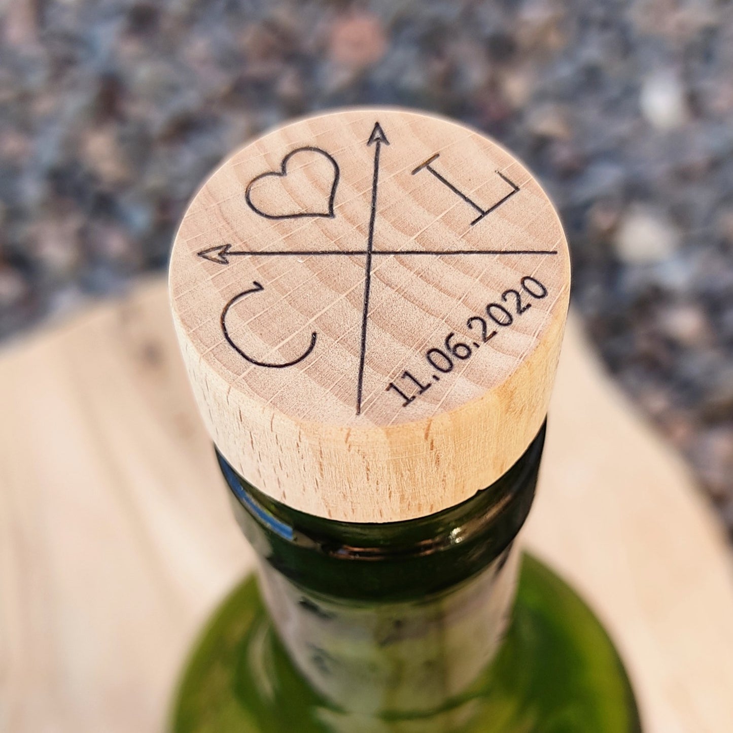 Bouchon bouteille de vin personnalisé St Valentin - L'Atelier du bois 88