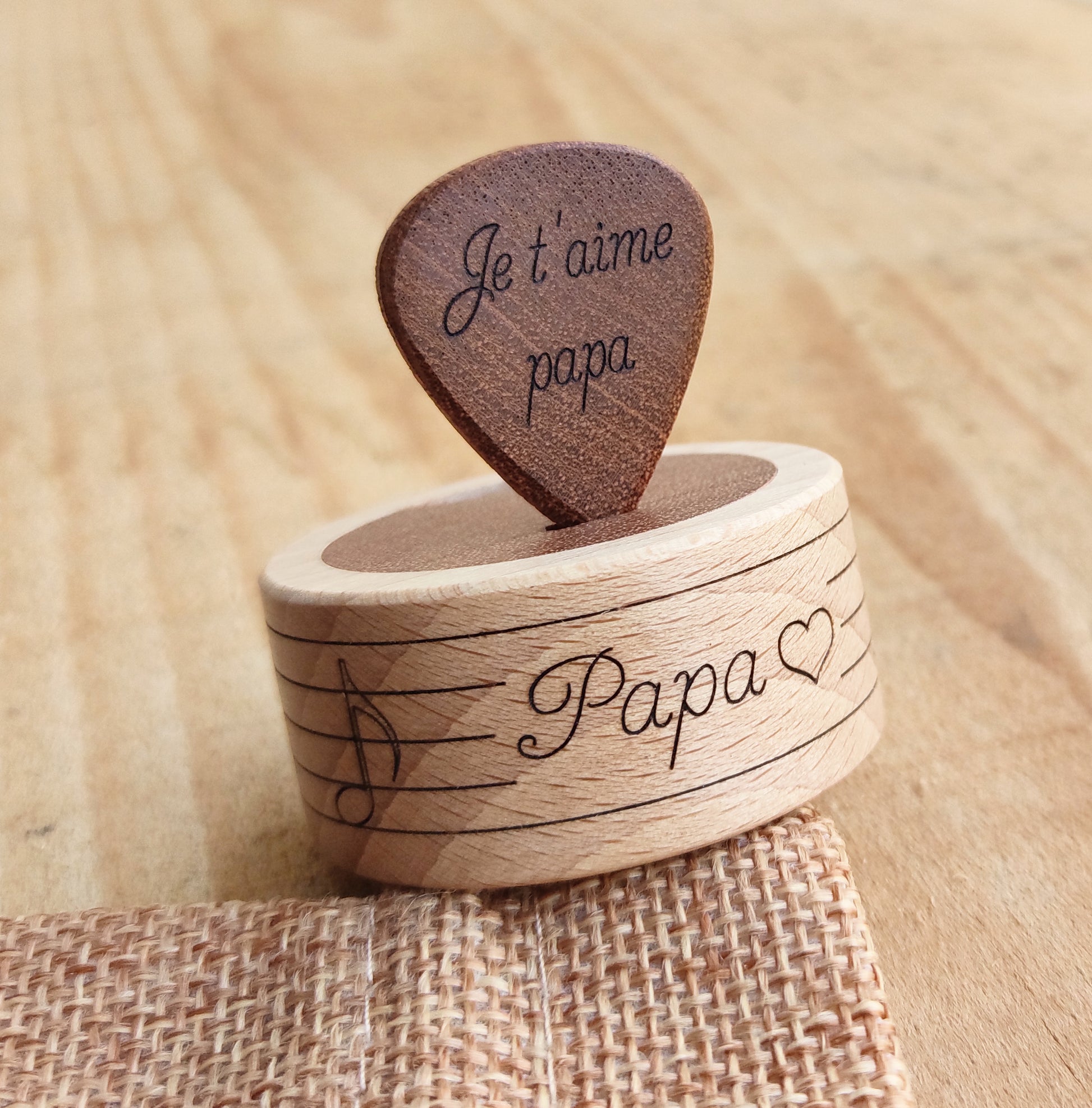 Médiators de Guitare en Bois Gravés Personnalisés Cadeau Pour Musiciens  Pour Lui - CALLIE